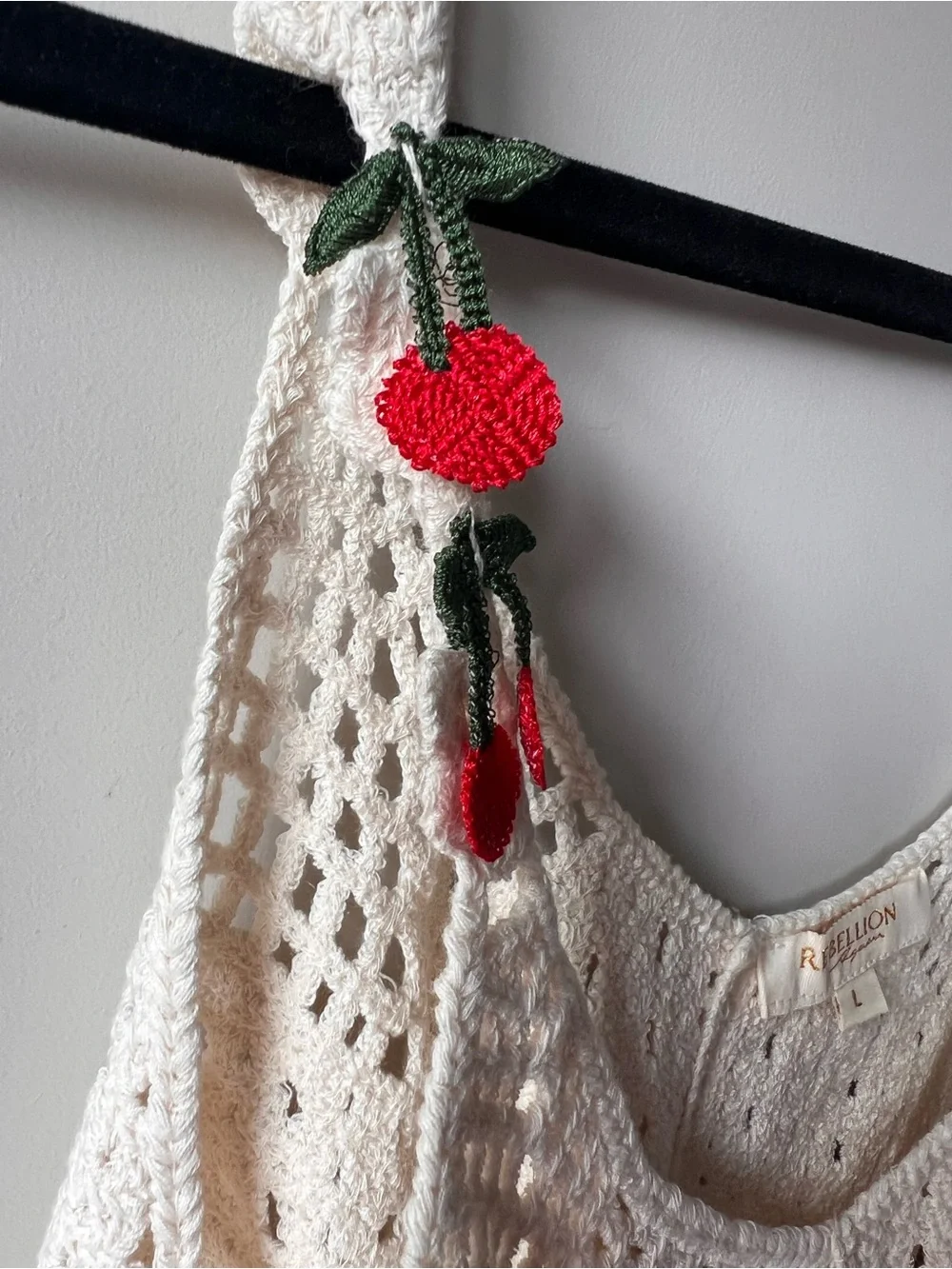 Rebellion White cotton Crochet Tank with Red Cherry Accents  size large - Picture 6 of 7